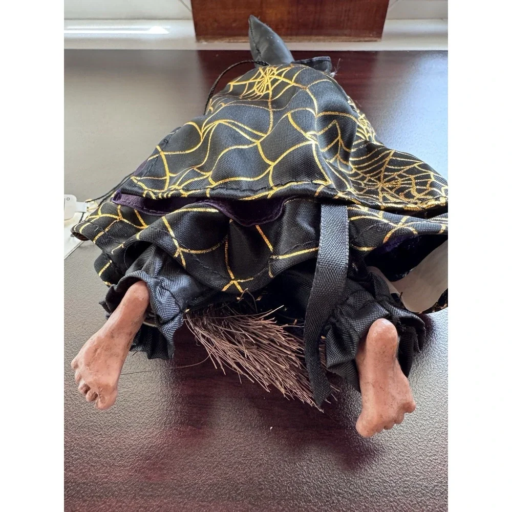 NEW Ganz Furry's Small Wonders Witch Fig Sitter Poseable Halloween Decor EH9390